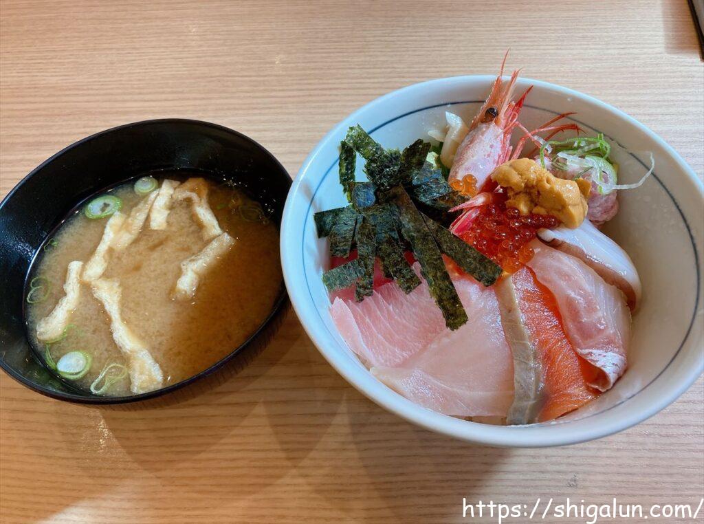 目利きの銀次の海鮮10種丼