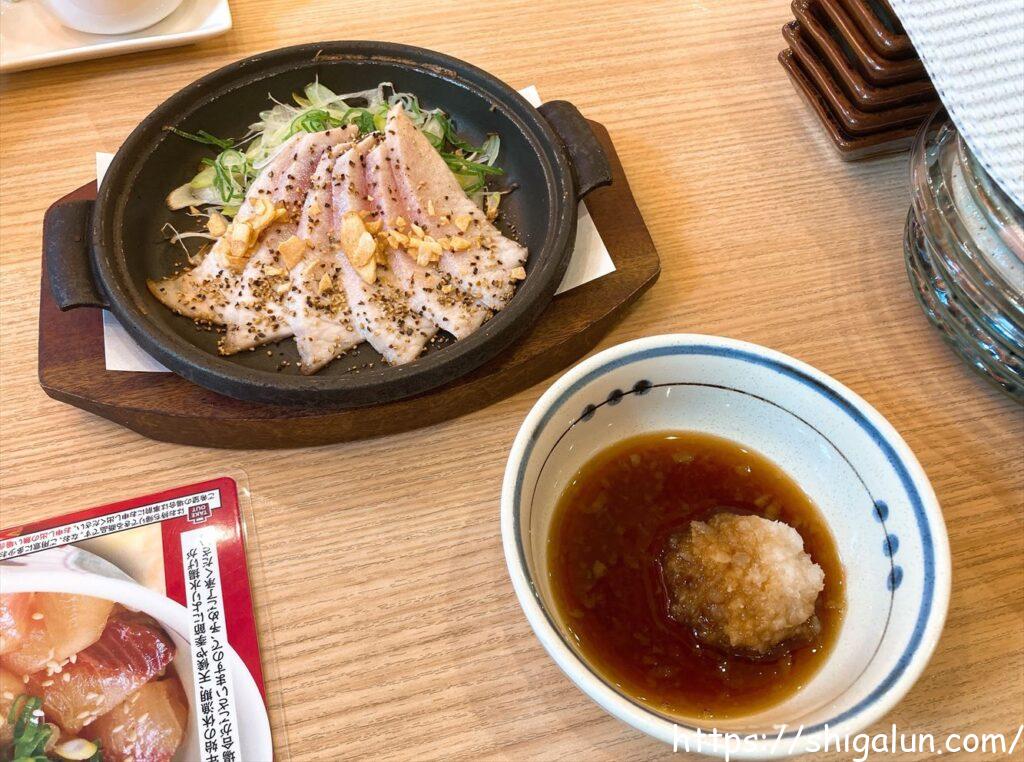 目利きの銀次のマグロのレアステーキ