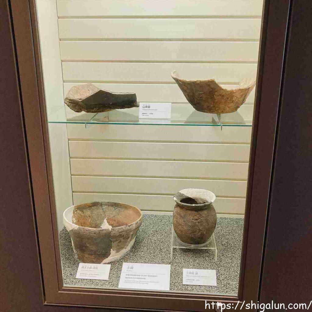 琵琶湖博物館B展示室の葛籠尾崎湖底遺跡の土器