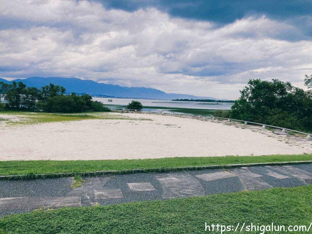 琵琶湖博物館近くの公園1 ホワイトビーチ